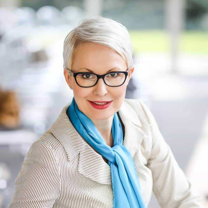 Zdjęcie przedstawia Joannę Malinowską-Parzydło